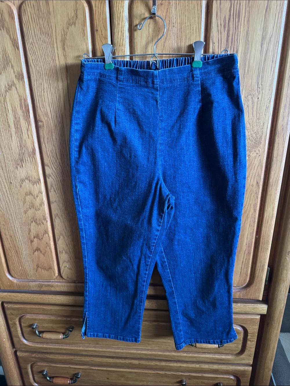 Faded Glory Dark Blue Women capris